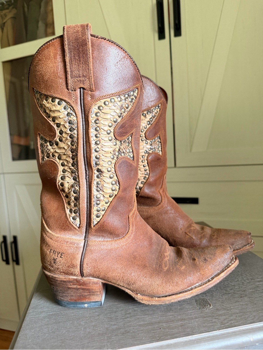Vintage Frye Brown Leather Studded Western Boots size 6